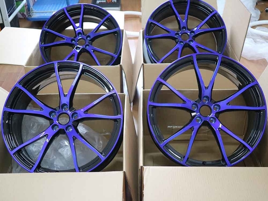 22x10.5 Niestandardowe czarno-niebieskie 1-PC Forged Rims dla Audi RS4